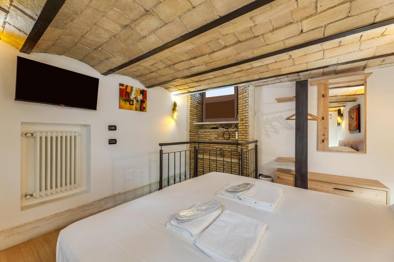 Apartament Lares Navona Rzym Zewnętrze zdjęcie