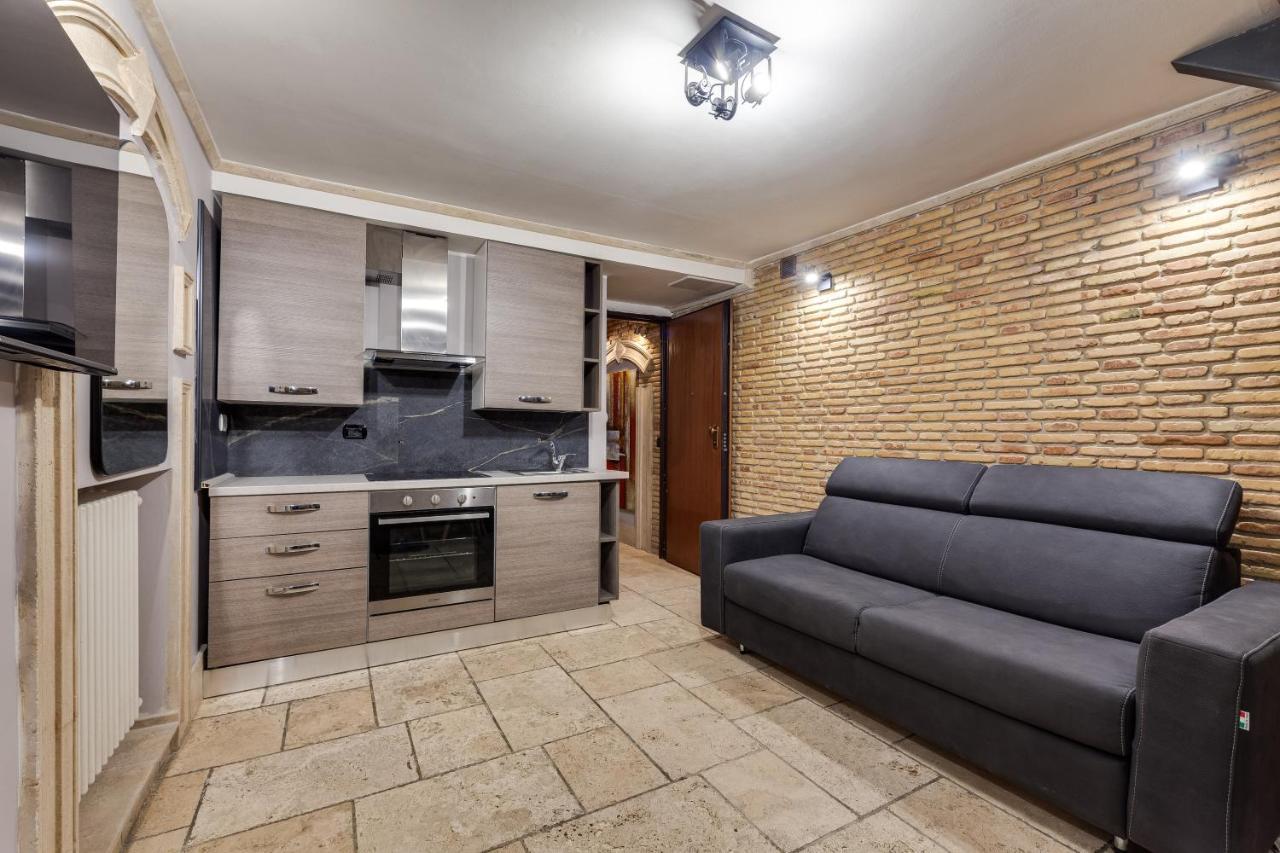 Apartament Lares Navona Rzym Zewnętrze zdjęcie